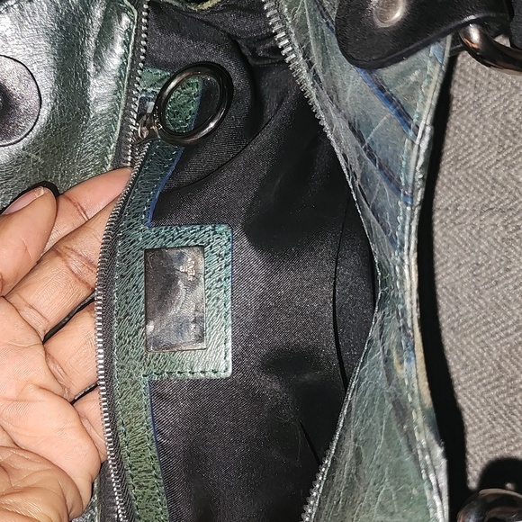 Fendi- Olive Trapezio bag - Picture 3 of 8